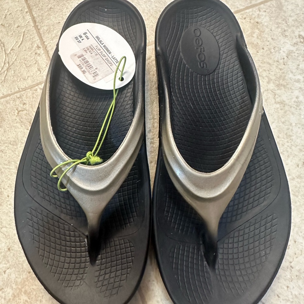 OOFOS OOLALA LATTE LUXE SANDAL Size US 6/EURO 37